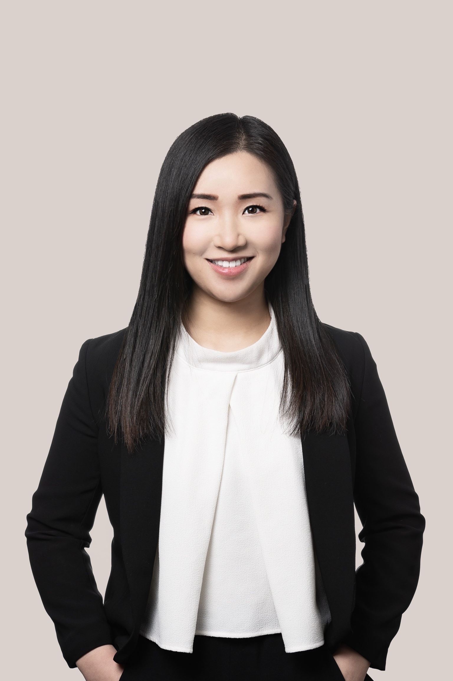 Esther Leung, Associate