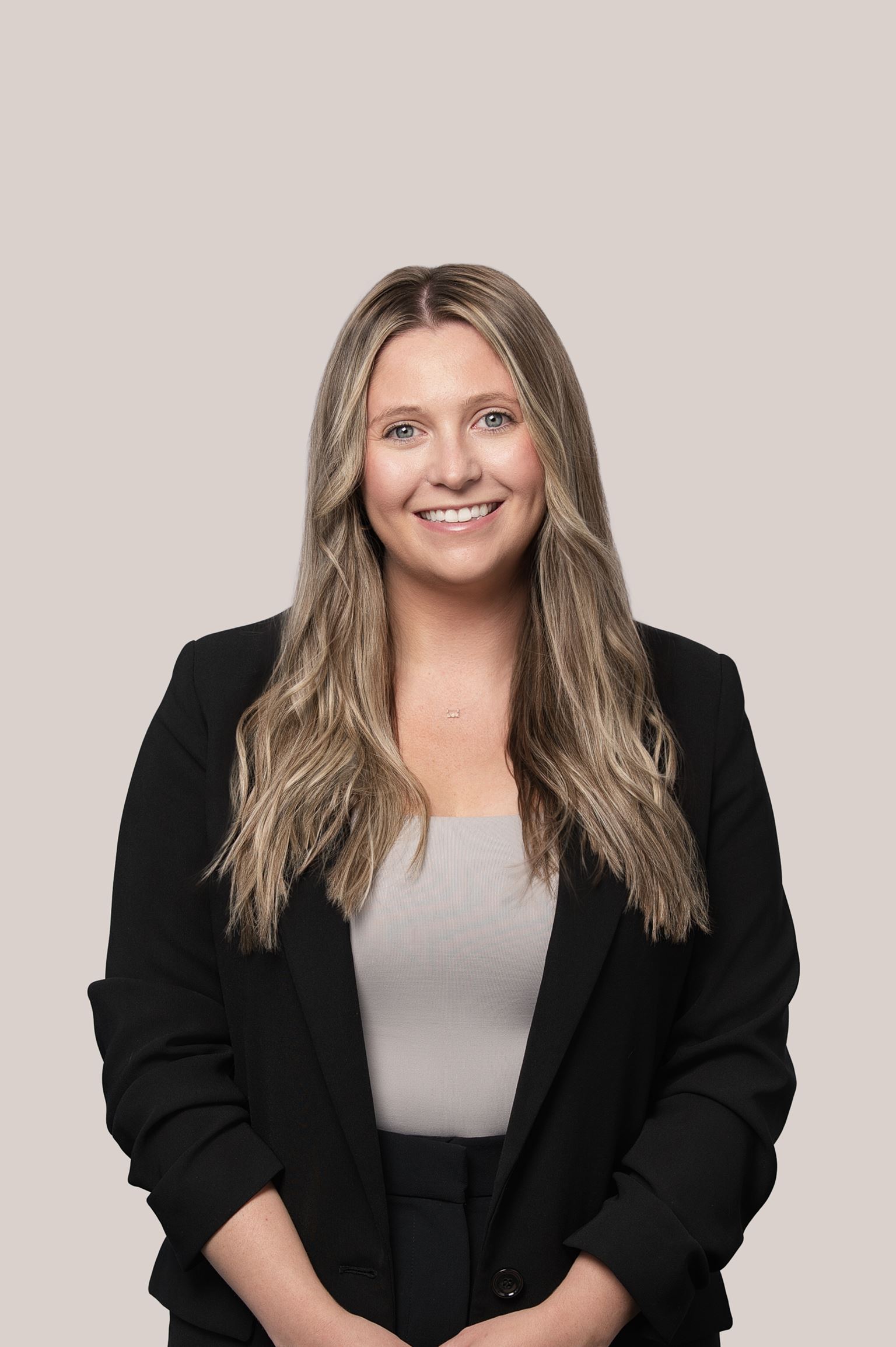 Laura Essery, Parajuriste | Droit des sociétés et droit commercial