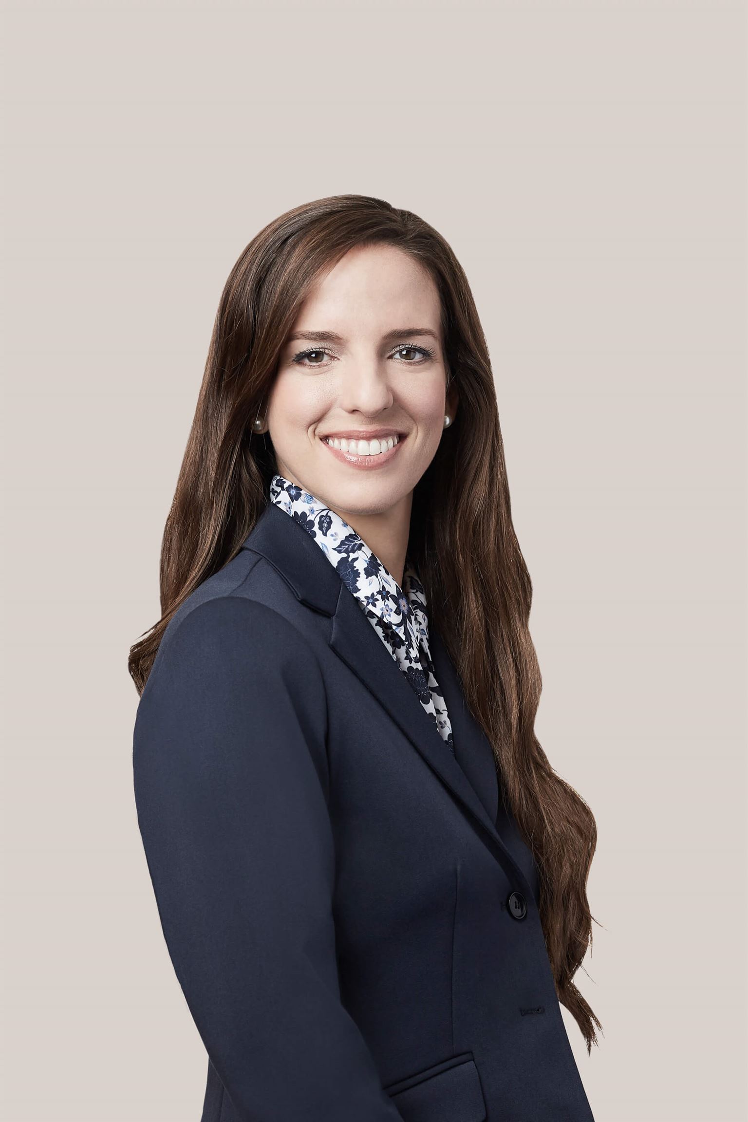 Marie-Christine Valois, Associée