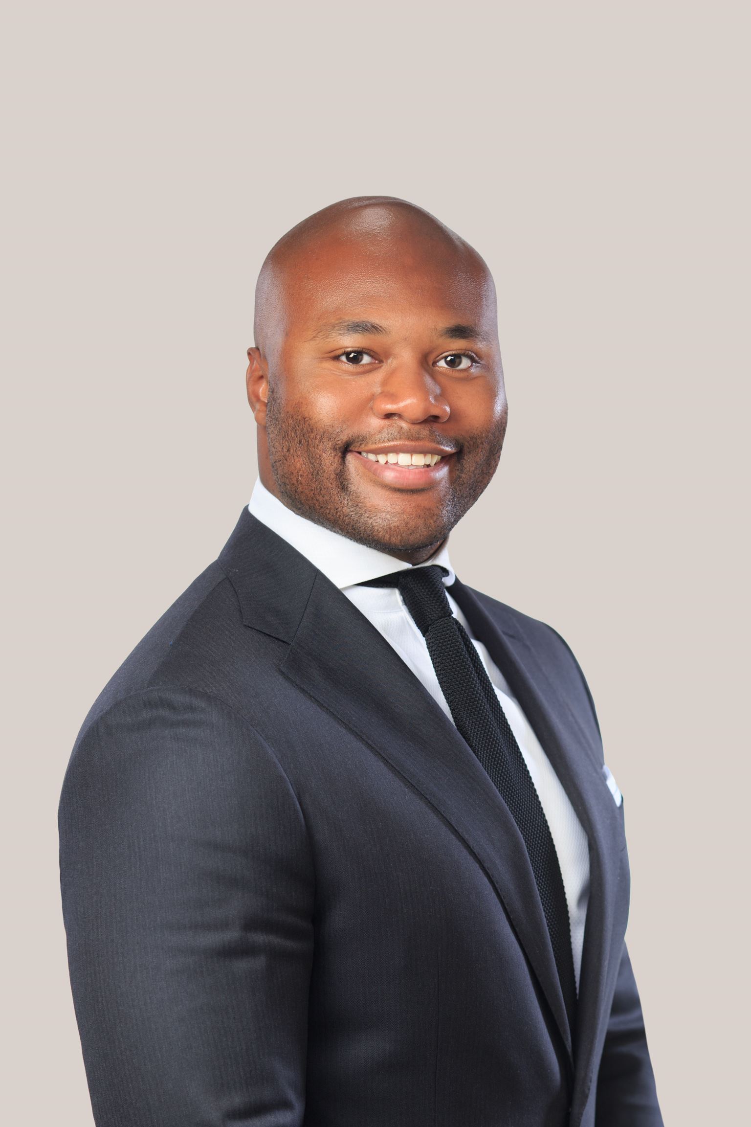 Steven Y. Lumbala, Associate