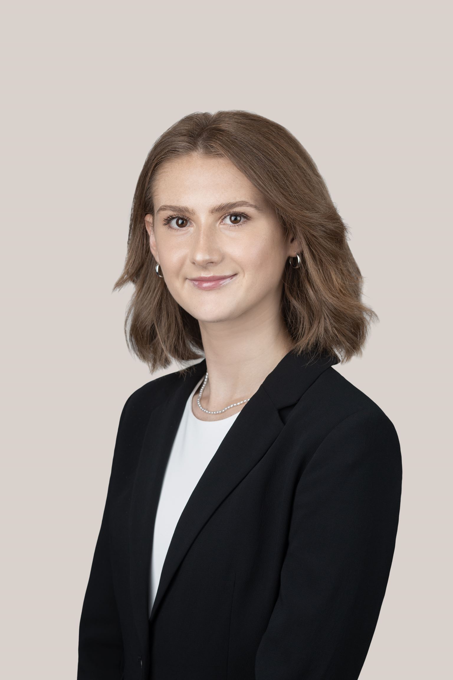 Ellen Muir, Stagiaire en droit