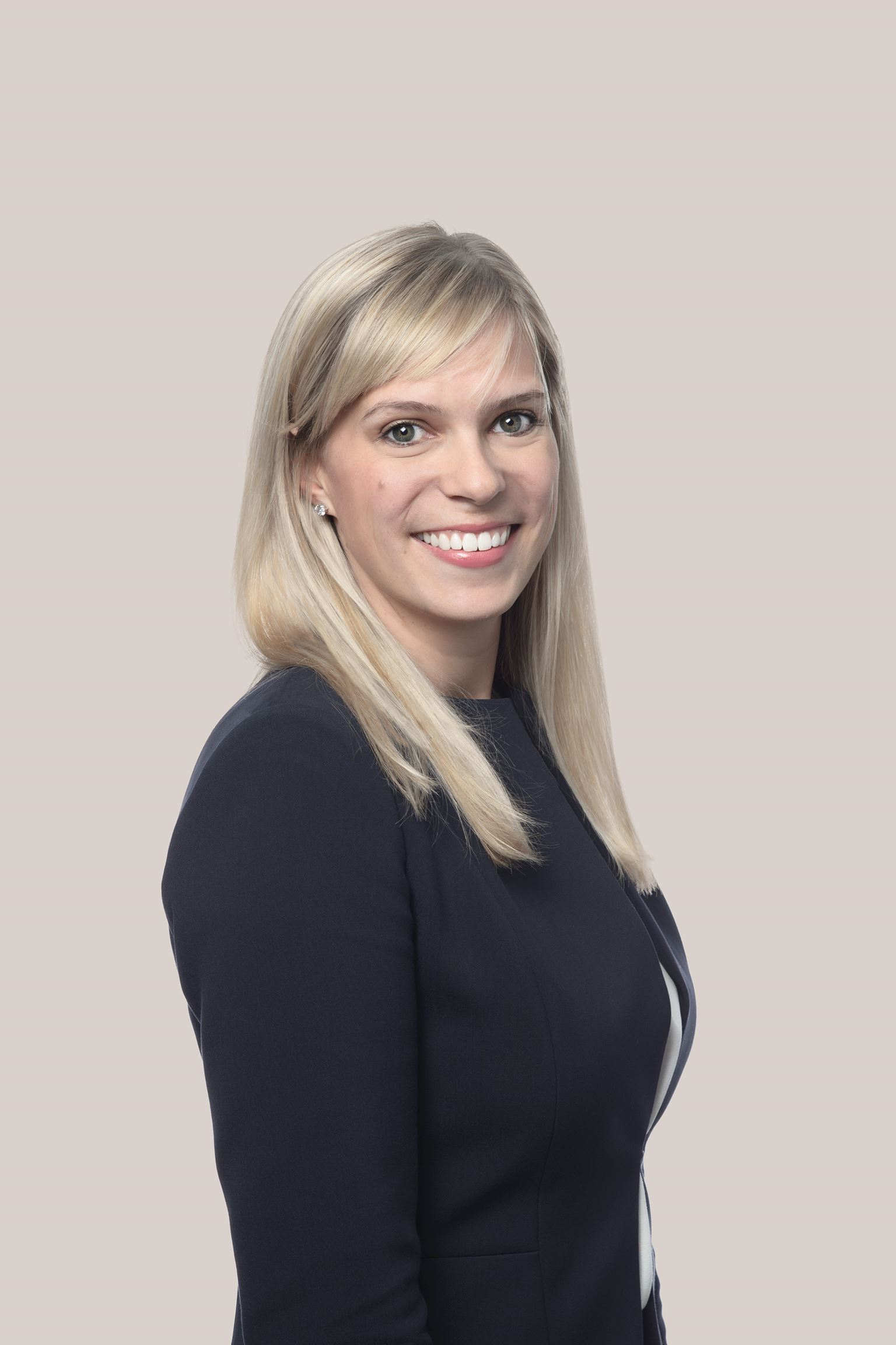 Alexandra-MacCarthy-Lawyer-Vancouver