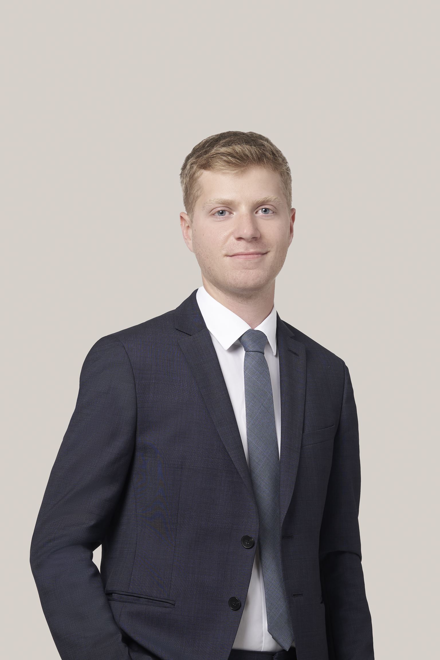Victor Bac, Associate