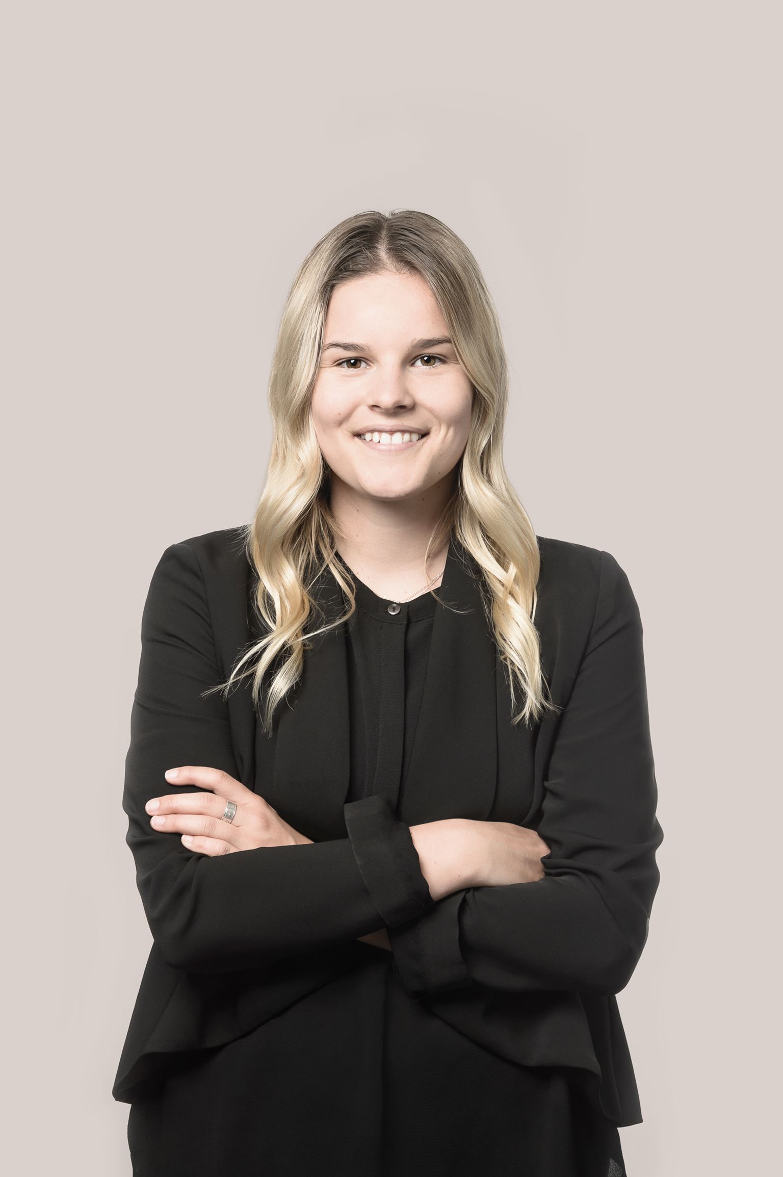 Nicole Lacis, Associate