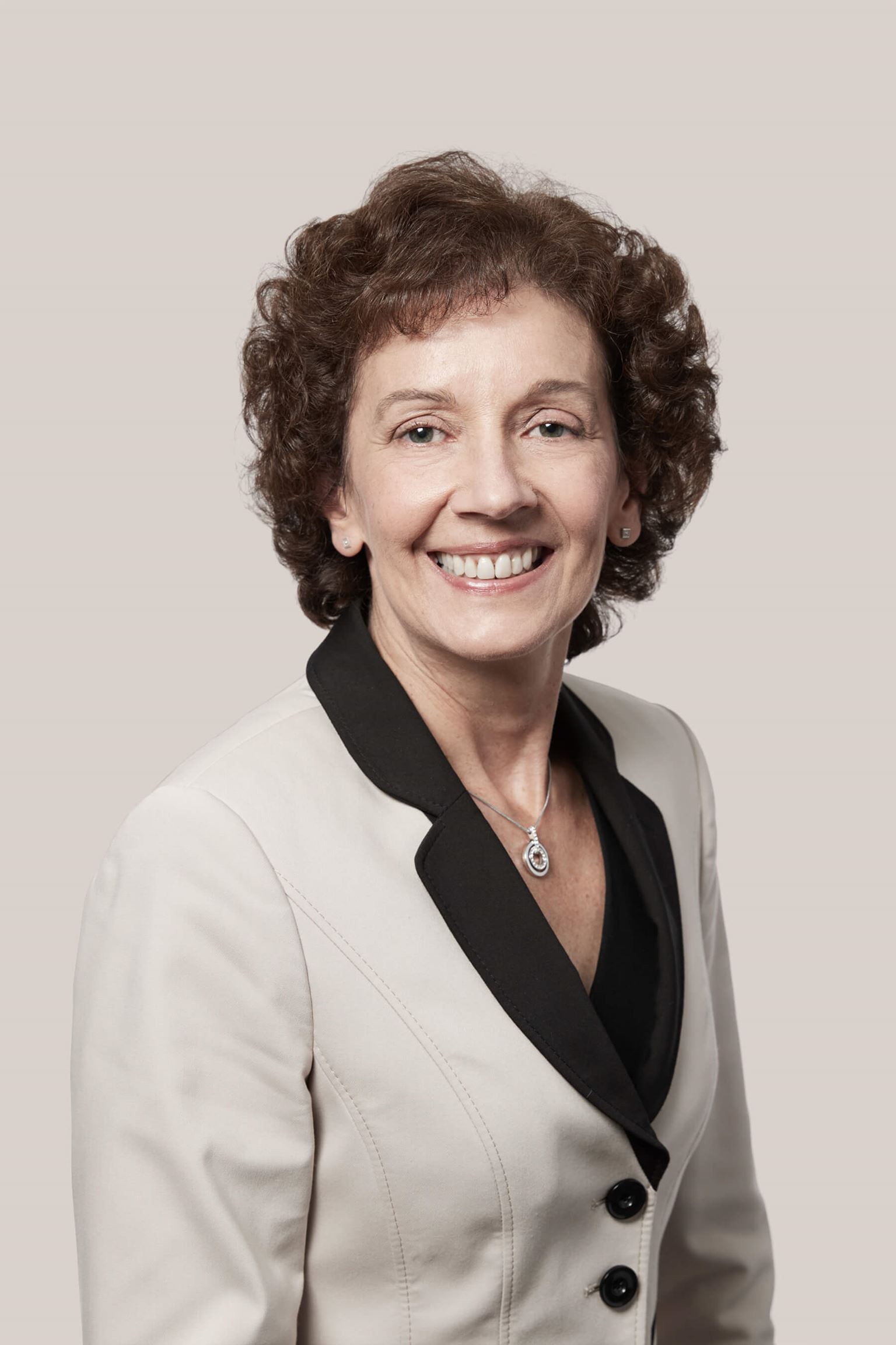 Betty L. Laidlaw, Parajuriste/Technicienne juridique