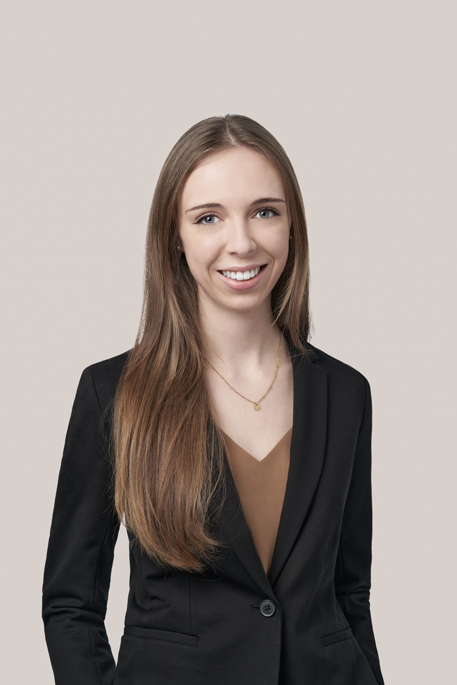 Aurélie Ménard, Associate | Corporate/Commercial